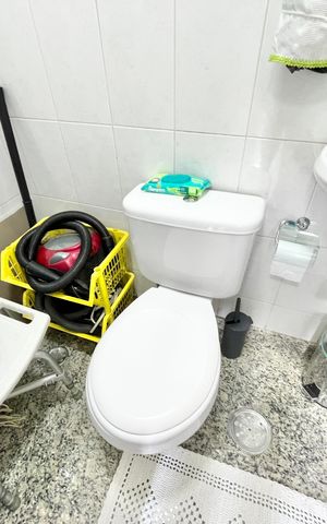 Apartamento à venda com 126m², 3 quartos e 2 vagas Apartamento à venda com 126m², 3 quartos e 2 vagasBanheiro de serviço