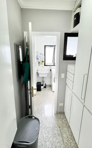 Apartamento à venda com 126m², 3 quartos e 2 vagas Apartamento à venda com 126m², 3 quartos e 2 vagasDespensa