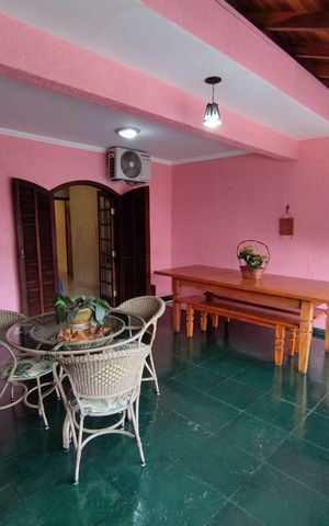 Casa à venda com 175m², 3 quartos e 2 vagasÁrea externa