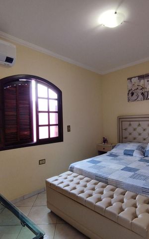 Casa à venda com 175m², 3 quartos e 2 vagasQuarto