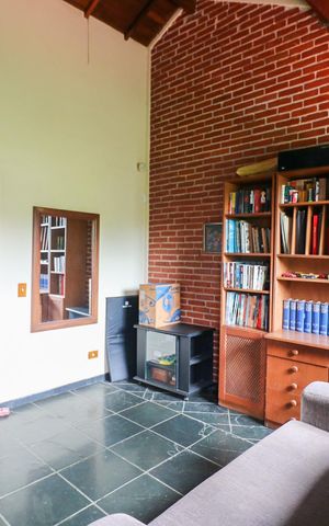 Casa de condomínio à venda com 300m², 3 quartos e sem vaga Casa de condomínio à venda com 300m², 3 quartos e sem vagaQuarto 1
