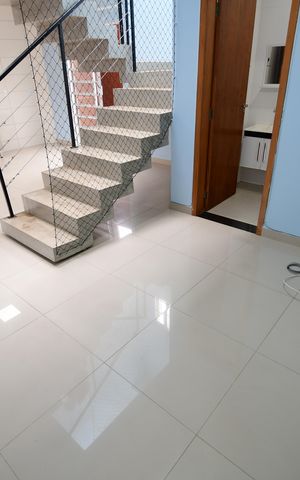 Casa de condomínio à venda com 84m², 2 quartos e 2 vagasSala