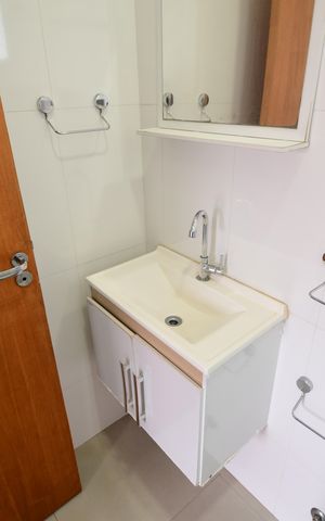 Casa de condomínio à venda com 84m², 2 quartos e 2 vagasBanheiro Suíte