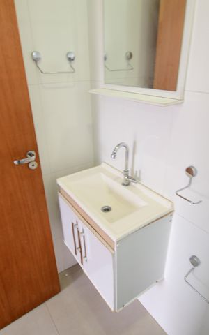 Casa de condomínio à venda com 84m², 2 quartos e 2 vagasBanheiro Suíte