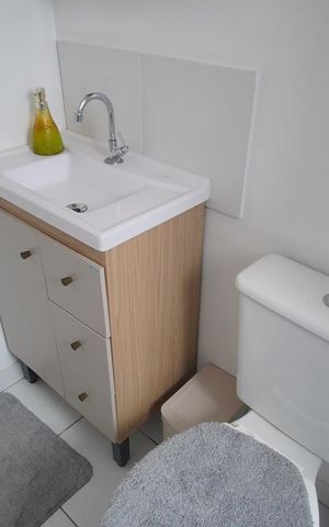 Apartamento à venda com 43m², 2 quartos e 1 vagaBanheiro Corredor