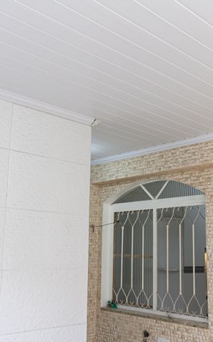 Casa para alugar com 55m², 2 quartos e 1 vaga Casa para alugar com 55m², 2 quartos e 1 vagaVaranda