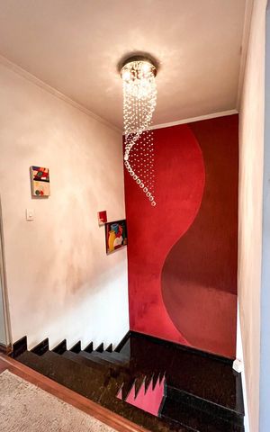 Casa à venda com 324m², 4 quartos e 4 vagas Casa à venda com 324m², 4 quartos e 4 vagasSala