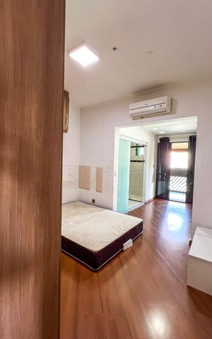 Casa à venda com 324m², 4 quartos e 4 vagas Casa à venda com 324m², 4 quartos e 4 vagasQuarto