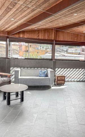 Casa à venda com 324m², 4 quartos e 4 vagas Casa à venda com 324m², 4 quartos e 4 vagasÁrea Comum