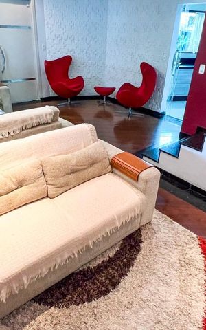 Casa à venda com 324m², 4 quartos e 4 vagas Casa à venda com 324m², 4 quartos e 4 vagasSala