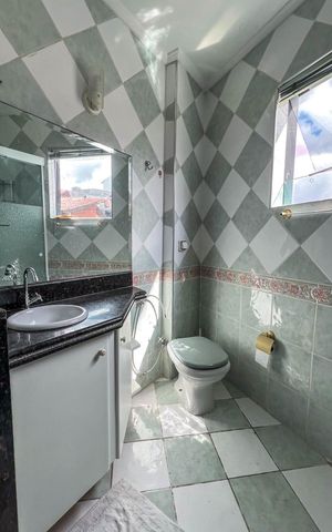 Casa à venda com 324m², 4 quartos e 4 vagas Casa à venda com 324m², 4 quartos e 4 vagasBanheiro