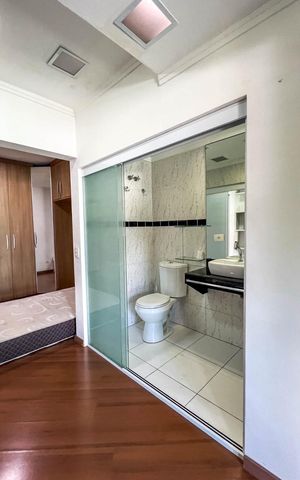 Casa à venda com 324m², 4 quartos e 4 vagas Casa à venda com 324m², 4 quartos e 4 vagasBanheiro