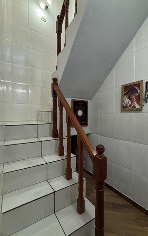 Apartamento à venda com 125m², 3 quartos e 2 vagasEscada