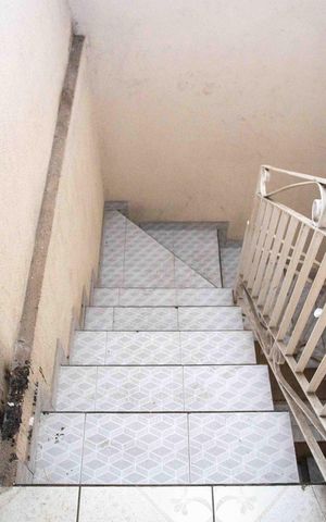 Casa à venda com 290m², 2 quartos e 7 vagasEscada