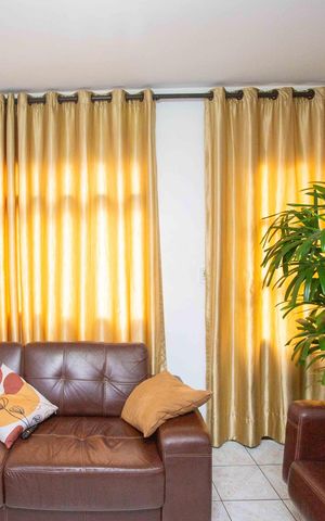 Casa à venda com 290m², 2 quartos e 7 vagasSala Casa 1