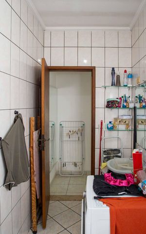 Casa à venda com 290m², 2 quartos e 7 vagasBanheiro Social Casa 2