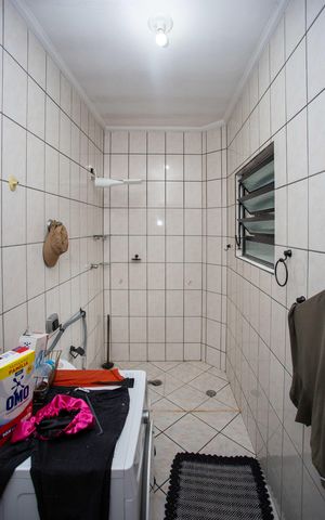 Casa à venda com 290m², 2 quartos e 7 vagasBanheiro Social Casa 2