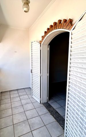 Casa à venda com 180m², 3 quartos e 2 vagas Casa à venda com 180m², 3 quartos e 2 vagasSacada da Suíte