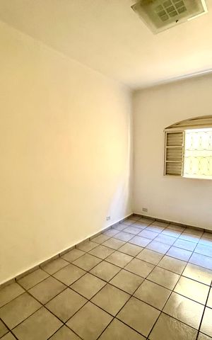 Casa à venda com 180m², 3 quartos e 2 vagas Casa à venda com 180m², 3 quartos e 2 vagasQuarto 1