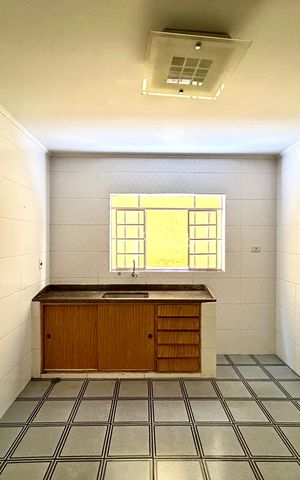 Casa à venda com 180m², 3 quartos e 2 vagas Casa à venda com 180m², 3 quartos e 2 vagasCozinha