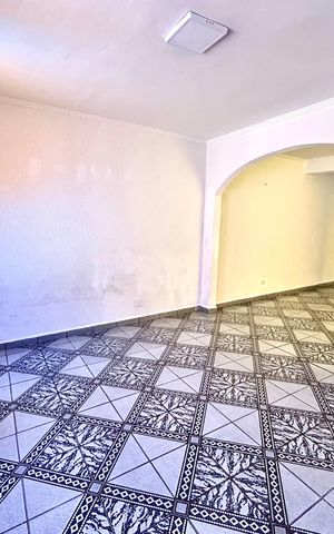 Casa à venda com 180m², 3 quartos e 2 vagas Casa à venda com 180m², 3 quartos e 2 vagasSala