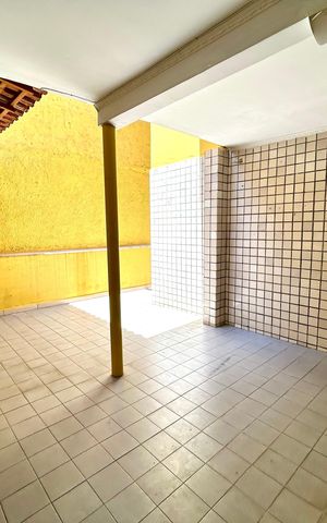 Casa à venda com 180m², 3 quartos e 2 vagas Casa à venda com 180m², 3 quartos e 2 vagasÁrea de Serviço