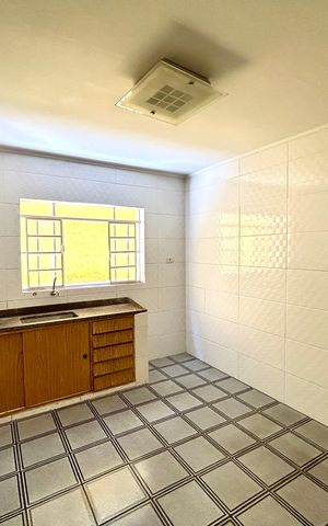 Casa à venda com 180m², 3 quartos e 2 vagas Casa à venda com 180m², 3 quartos e 2 vagasCozinha