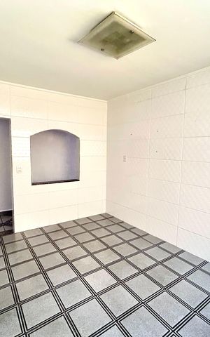 Casa à venda com 180m², 3 quartos e 2 vagas Casa à venda com 180m², 3 quartos e 2 vagasCozinha