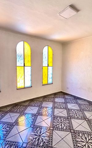 Casa à venda com 180m², 3 quartos e 2 vagas Casa à venda com 180m², 3 quartos e 2 vagasSala