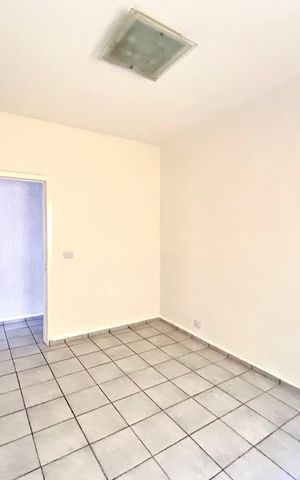 Casa à venda com 180m², 3 quartos e 2 vagas Casa à venda com 180m², 3 quartos e 2 vagasQuarto 1