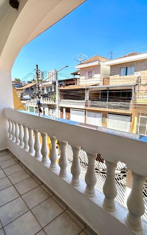Casa à venda com 180m², 3 quartos e 2 vagas Casa à venda com 180m², 3 quartos e 2 vagasSacada da Suíte