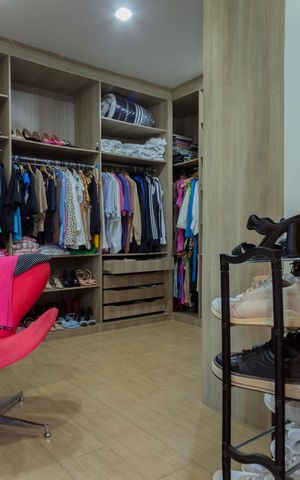 Casa para alugar com 544m², 5 quartos e 6 vagas Casa para alugar com 544m², 5 quartos e 6 vagasCloset da Suíte 1