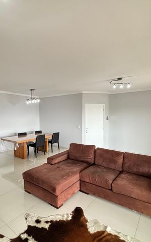 Apartamento para alugar com 127m², 3 quartos e 2 vagas Apartamento para alugar com 127m², 3 quartos e 2 vagasSala
