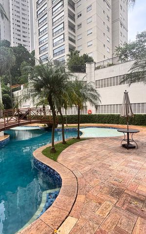 Apartamento para alugar com 127m², 3 quartos e 2 vagas Apartamento para alugar com 127m², 3 quartos e 2 vagasÁrea comum - Piscina
