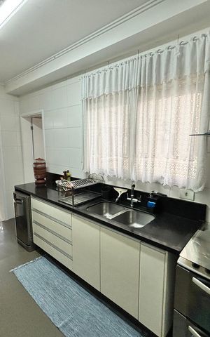 Apartamento para alugar com 127m², 3 quartos e 2 vagas Apartamento para alugar com 127m², 3 quartos e 2 vagasCozinha