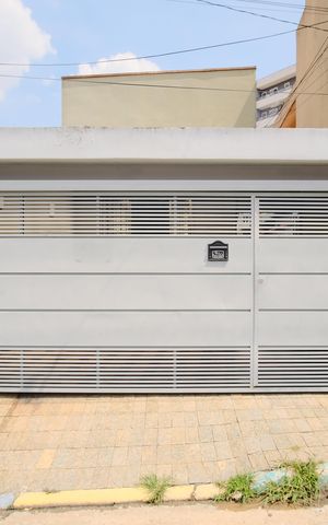 Casa para alugar com 159m², 3 quartos e 2 vagasFachada