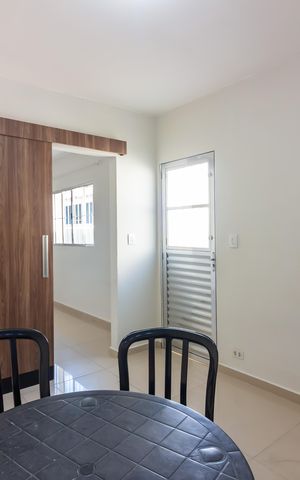 Casa à venda com 110m², 3 quartos e 2 vagas Casa à venda com 110m², 3 quartos e 2 vagasSala