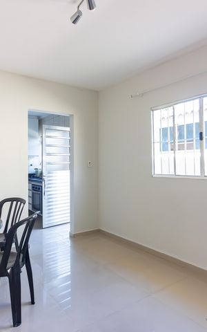 Casa à venda com 110m², 3 quartos e 2 vagas Casa à venda com 110m², 3 quartos e 2 vagasSala de Estar