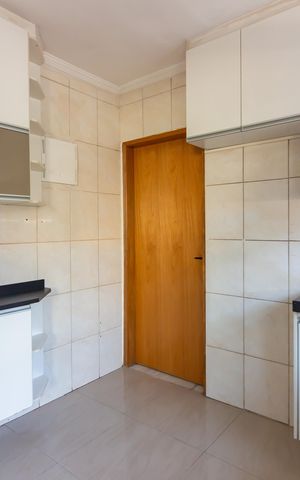 Casa à venda com 110m², 3 quartos e 2 vagas Casa à venda com 110m², 3 quartos e 2 vagasCozinha