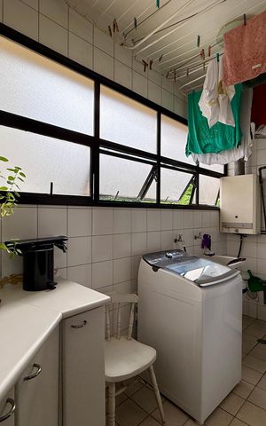 Apartamento à venda com 155m², 3 quartos e 3 vagas Apartamento à venda com 155m², 3 quartos e 3 vagasÁrea de Serviço