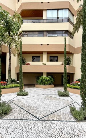 Apartamento à venda com 155m², 3 quartos e 3 vagas Apartamento à venda com 155m², 3 quartos e 3 vagasEntrada