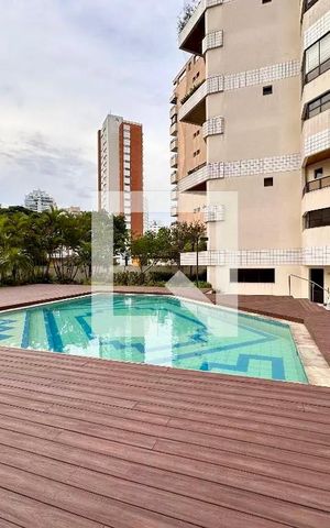 Apartamento à venda com 155m², 3 quartos e 3 vagas Apartamento à venda com 155m², 3 quartos e 3 vagasPiscina