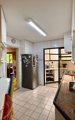 Apartamento à venda com 155m², 3 quartos e 3 vagas Apartamento à venda com 155m², 3 quartos e 3 vagasCozinha