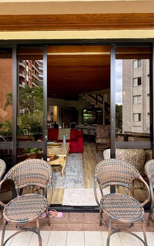 Apartamento à venda com 155m², 3 quartos e 3 vagas Apartamento à venda com 155m², 3 quartos e 3 vagasSacada