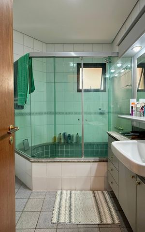 Apartamento à venda com 155m², 3 quartos e 3 vagas Apartamento à venda com 155m², 3 quartos e 3 vagasBanheiro Suíte