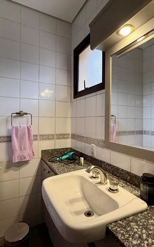 Apartamento à venda com 155m², 3 quartos e 3 vagas Apartamento à venda com 155m², 3 quartos e 3 vagasBanheiro Social