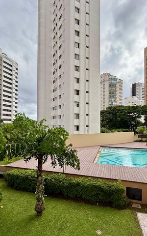 Apartamento à venda com 155m², 3 quartos e 3 vagas Apartamento à venda com 155m², 3 quartos e 3 vagasVista