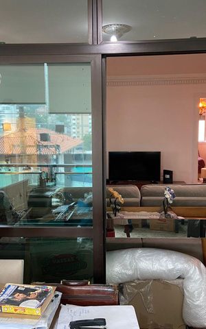 Apartamento à venda com 230m², 4 quartos e 4 vagas Apartamento à venda com 230m², 4 quartos e 4 vagasVaranda