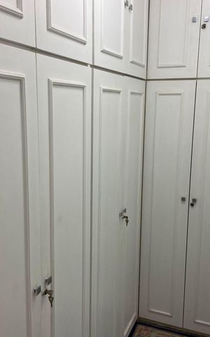 Apartamento à venda com 230m², 4 quartos e 4 vagas Apartamento à venda com 230m², 4 quartos e 4 vagasQuarto