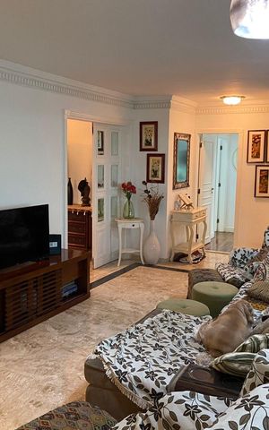 Apartamento à venda com 230m², 4 quartos e 4 vagas Apartamento à venda com 230m², 4 quartos e 4 vagasSala